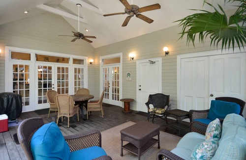 Bahama Village House | Easy Livin' by AvantStay | Key West Home w/Pool & BBQ | Month Long Stays Only