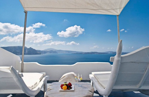 Oia Villa | Elegant Santorini Villa | Sea Breeze Villa | 1 Bedroom | Private Infinity pool.