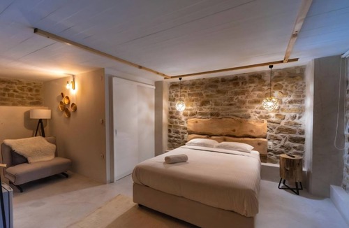 Ithomi House | En kanalion