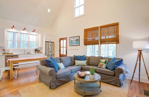 Andersonville House | Enchanting Andersonville Home Steps to Norris Lake