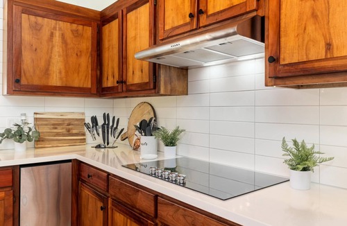 Kailua-Kona House | Entire Gated Estate w/Lap Pool Ocean View AC in DT Kona