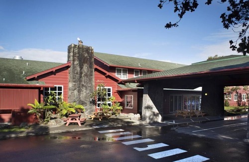 Volcano Hotel | Everything You Need For The Perfect Vacation! Cozy Unit w Bike Rental & Parking!