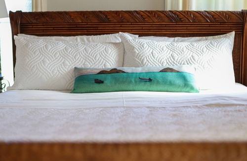 Kalama Tract Cottage | Exclusive Beach Cottage 2 blocks from the Beach, 5 min from Kailua town.