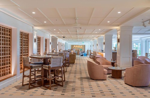 Hanamaulu Apartment | Exclusive Kauai Beachfront Resort with Dining, Bar, Spa, Pool & Waterslide