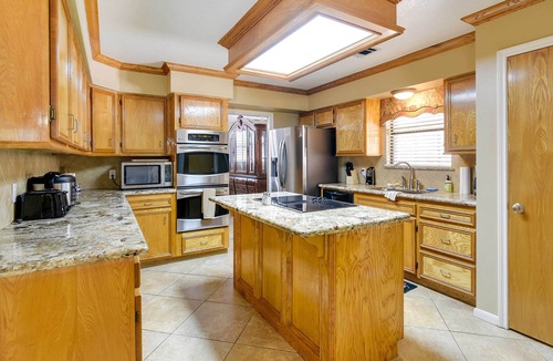 Texas City House | Expansive Home w/Pool Table ~ 15 Mi to Galveston!