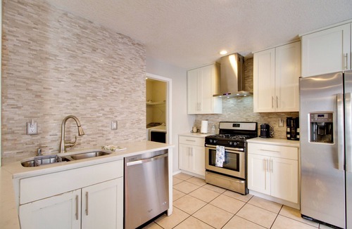 Westgate Heights House | Extended Stay w/Hot Tub! 5 Mi to Old Town ABQ