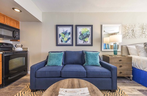 Kahana Condo | Fabulous Oceanview Studio 318 at Royal Kahana
