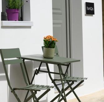 Choumeriakos House | famiGlia
