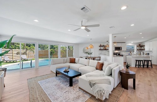 Gulf Gate Estates Boat Rental | Family-Friendly 2BR Pool Home Near Siesta Key Beach in Sarasota, Florida