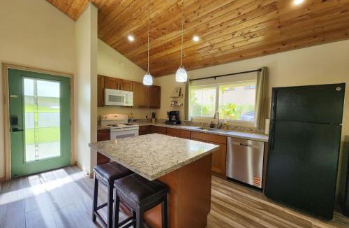 Mountain View House | Family Friendly Oasis- Firepit-Puzzles-Breakfast