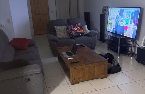 Biggera Waters House | Fantastic location townhouse close to beaches , shops , bus stop