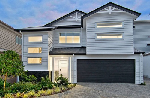 Coolangatta Apartment | Freedom Beach Homes Unit 199B Brand New in Rainbow Bay with private plunge pool and Wi-Fi Inc.