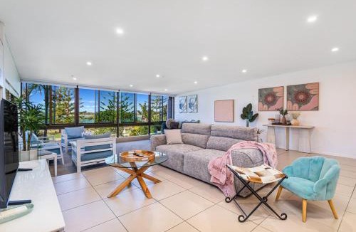 Biggera Waters House | Gentle Waves Retreat Villa