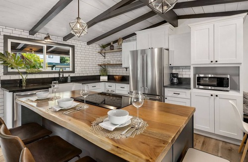 Waialee House | Get ready to escape to Oahu’s fabled North Shore!