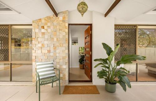 Ashmore House | Gold Coast Oasis, 5BR Family Retreat, Pool