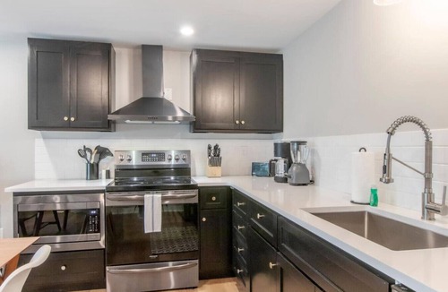 Franklin Villa | Gorgeous 2 Bedroom-Historic Franklin Quadplex