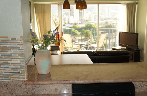 McCully - Moiliili Condo | Great Location in Waikiki! Views of mountains, city, and ocean!
