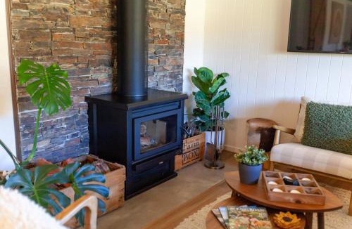Bunburra House | Gumtop - Luxury Farmhouse Cabin