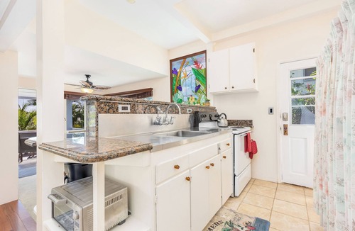 Manoa House | Hale Ho‘omalie- Peaceful Mānoa Valley Retreat near UH