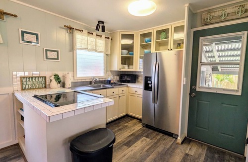 Kekaha House | Hale Mano Kia - New AC in Classic 3BR West Side Bungalow . TVNC# 5001