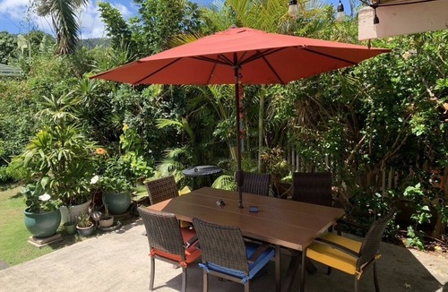 Waimanalo Beach House | Half block to Waimanalo Beach, cute 3-br bungalow