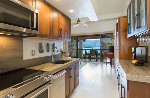 Princeville Condo | Hanalei Bay Resort 33056 By Parrish Kauai- great views full AC and walk to the b