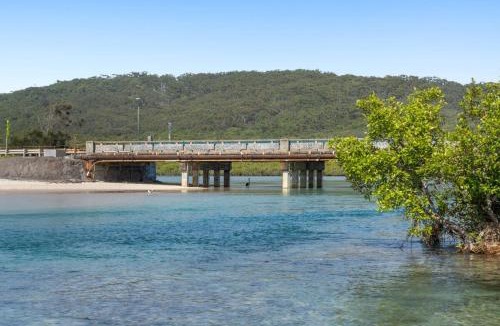 Hastings Point Apartment | Hastings Hideout - 2BR Creekside Beauty by uHoliday
