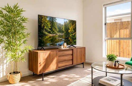 Greenbank House | Haus Verde | 4BR Greenbank Hideout in Logan