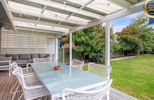 Callala Beach House | Hayes @ Jervis Bay - Pet Friendly Award Winner - 4 Mins to Beach