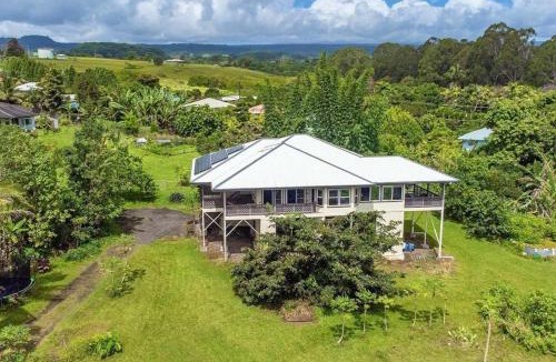 Honomu House | Heavenly Hawaii Retreat Home near Hilo and Ocean and Waterfalls