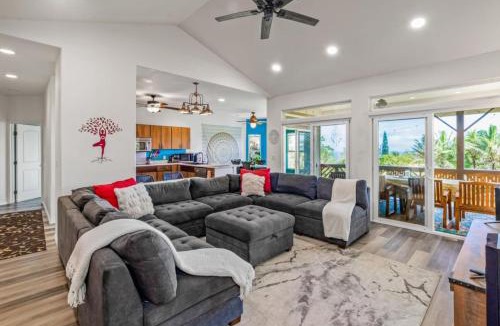 Honomu House | Heavenly Hawaii Retreat Home near Hilo and Ocean and Waterfalls