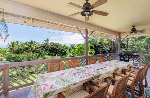 Honomu House | Heavenly Hawaii Retreat Home near Hilo and Ocean and Waterfalls