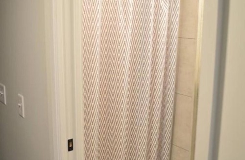 Silverthorne Hotel | Hillside Retreat: Comfortable Room, Colorado Ski Trails! Free Parking
