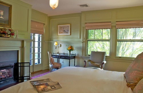 Newport House | Hilltop Inn