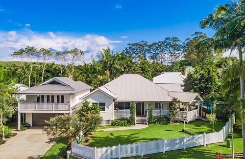 Bangalow House | Hinterland Hideaway (RH) - Resort Inspired Home , Fully Furnished with Magnesium Pool
