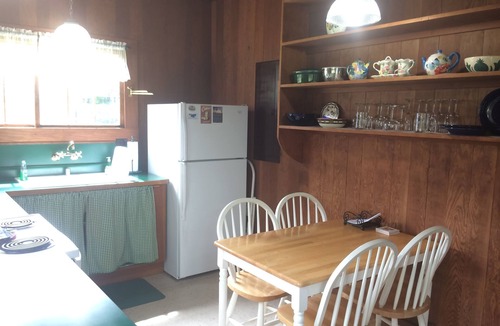 Volcano Cottage | Historic Sugar Era Home Close to National Park – A Local Staycation Favorite!