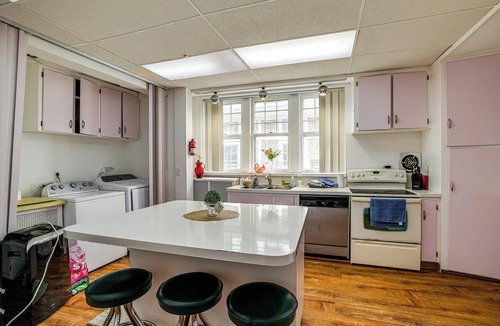 Downtown Niagara Falls Cottage | Historic Victorian Cottage, 1 Mi to Niagara Falls