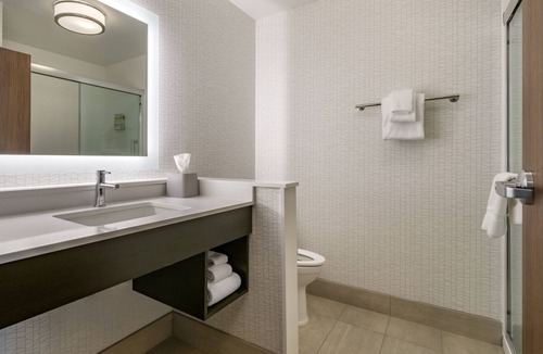 Carlisle Hotel | Holiday Inn Express & Suites Carlisle Southwest – I-81 by IHG