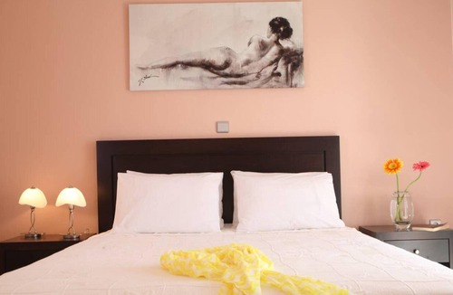 Evgiros Villa | Homerez - Spacious villa 2 km away from the beach for 6 ppl. with swimming-pool