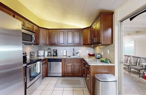Portlock House | Honolulu Home | City & Mountain Views