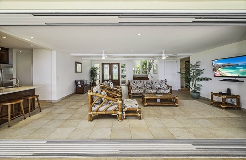 Mokuleia House | Hula House - Beachfront North Shore