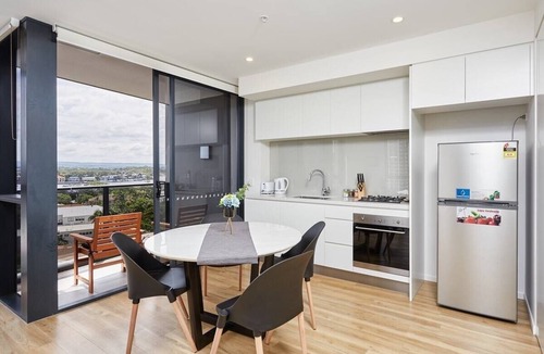 Surfers Paradise Apartment | Iconic Surfer's Sweet one bedroom Home in Surfers