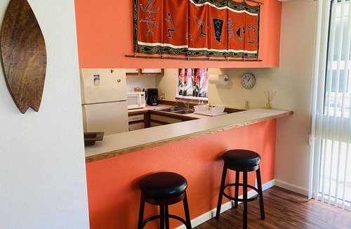 Historic Kailua Village Condo | In Town, Ocean View, Steps Away From The Beach, Shops, Restaurants And Bars!