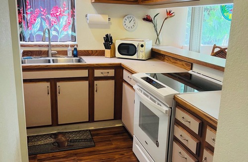 Historic Kailua Village Condo | In Town, Ocean View, Steps Away From The Beach, Shops, Restaurants And Bars!