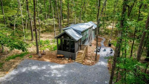 Mentone House | Incredible Cottage with Fire Pit and Stunning Forest Views in Mentore, Alabama