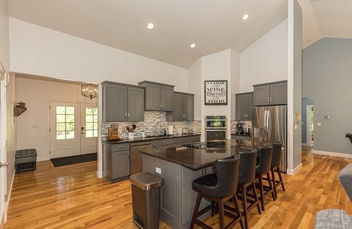 Innsbrook House | Innsbrook Luxe Escape - Spacious Retreat, Hot Tub