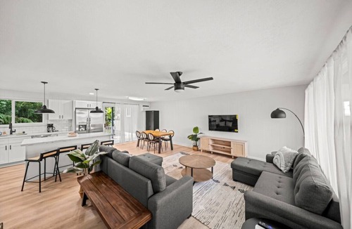 Hilo House | Island Adventure Hub, Near Volcanoes & Beach