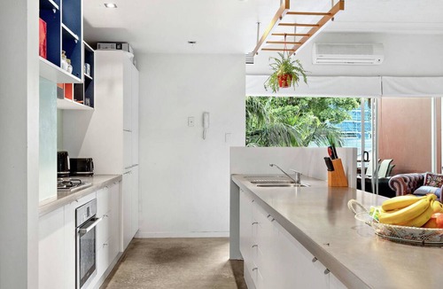 Fortitude Valley Apartment | James Street Designer 2-Storey Townhouse with Pool