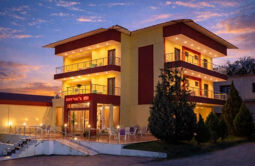 Elassona Condo | Jayne’s Rooms - Mountain View Stay in Elassona