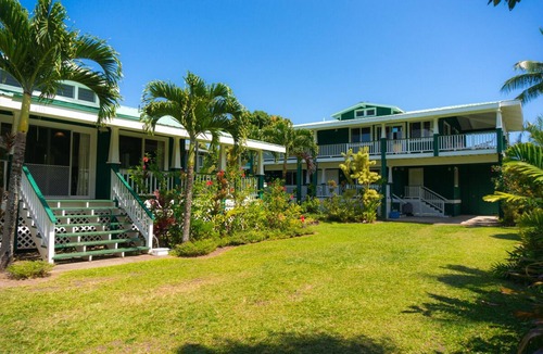Hanalei Cottage | JUST A 5 MINUTE WALK TO THE BEACH OR HANALEI TOWN!